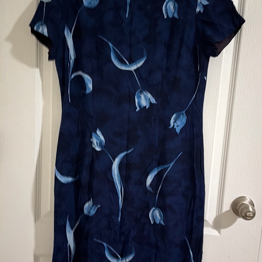 Chic Navy Floral Midi Dress